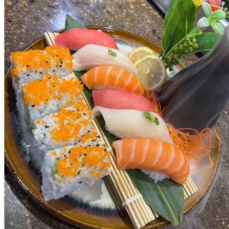 Sushi Deluxe at Akira Asian Grill